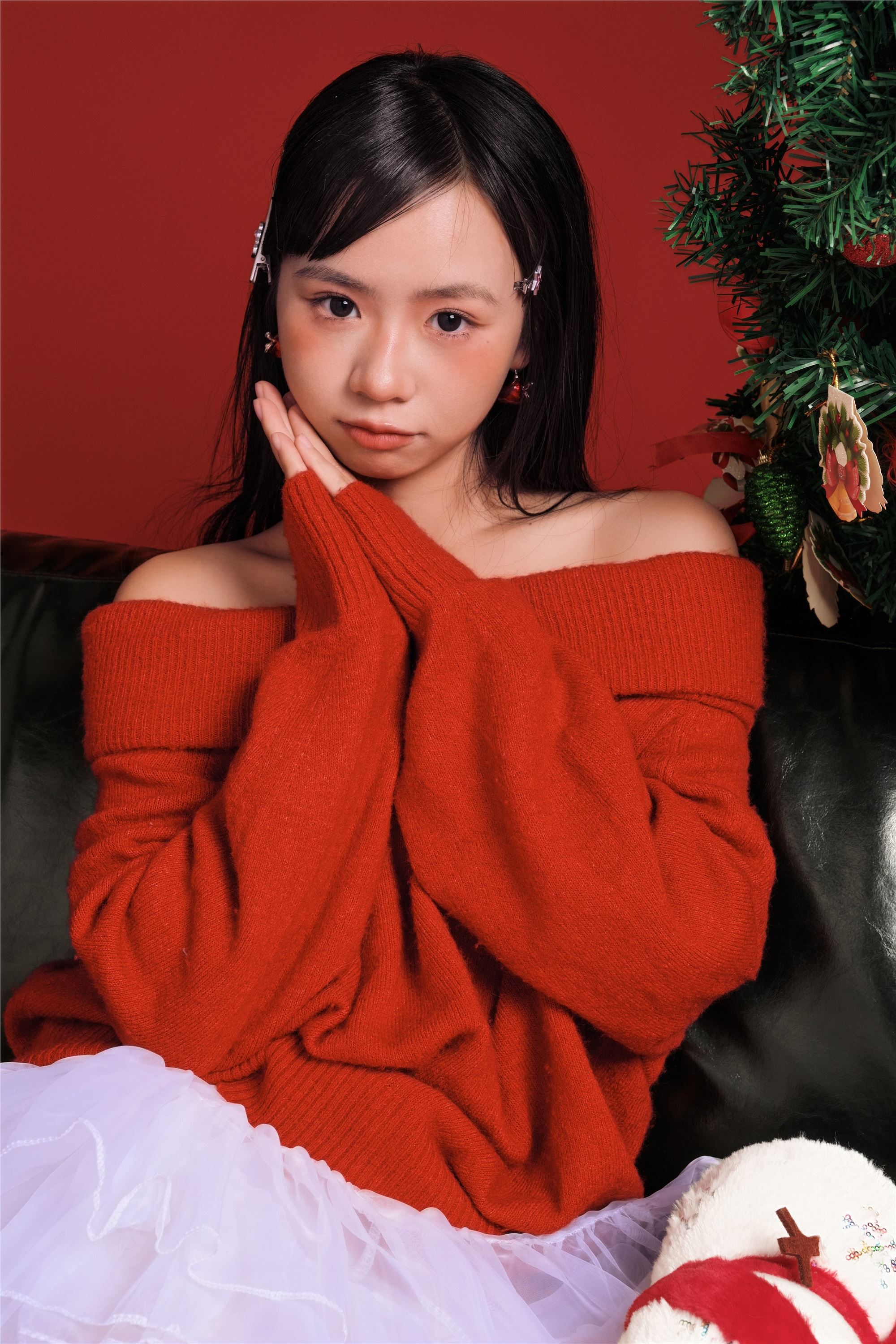 YITUYU艺图语 2025.02.01 红色圣诞 是三金呀